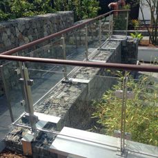 Evers Metallbau GmbH, Balkon mit durchsichtigen Glaselementen