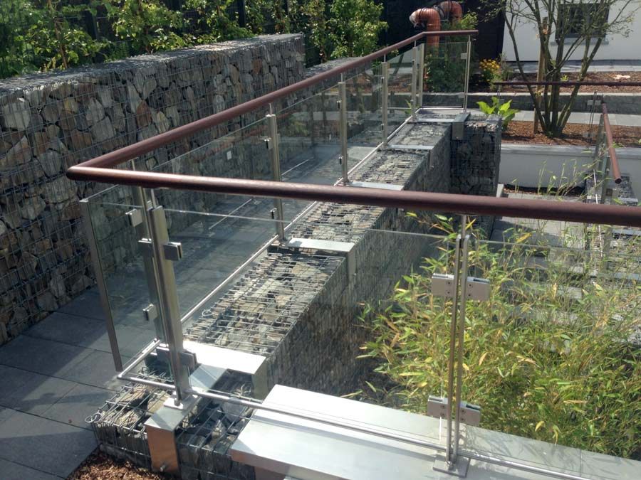 Evers Metallbau GmbH, Balkon mit durchsichtigen Glaselementen