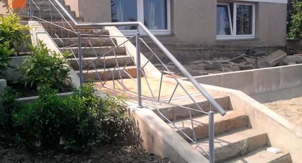Geländer an einer Außentreppe